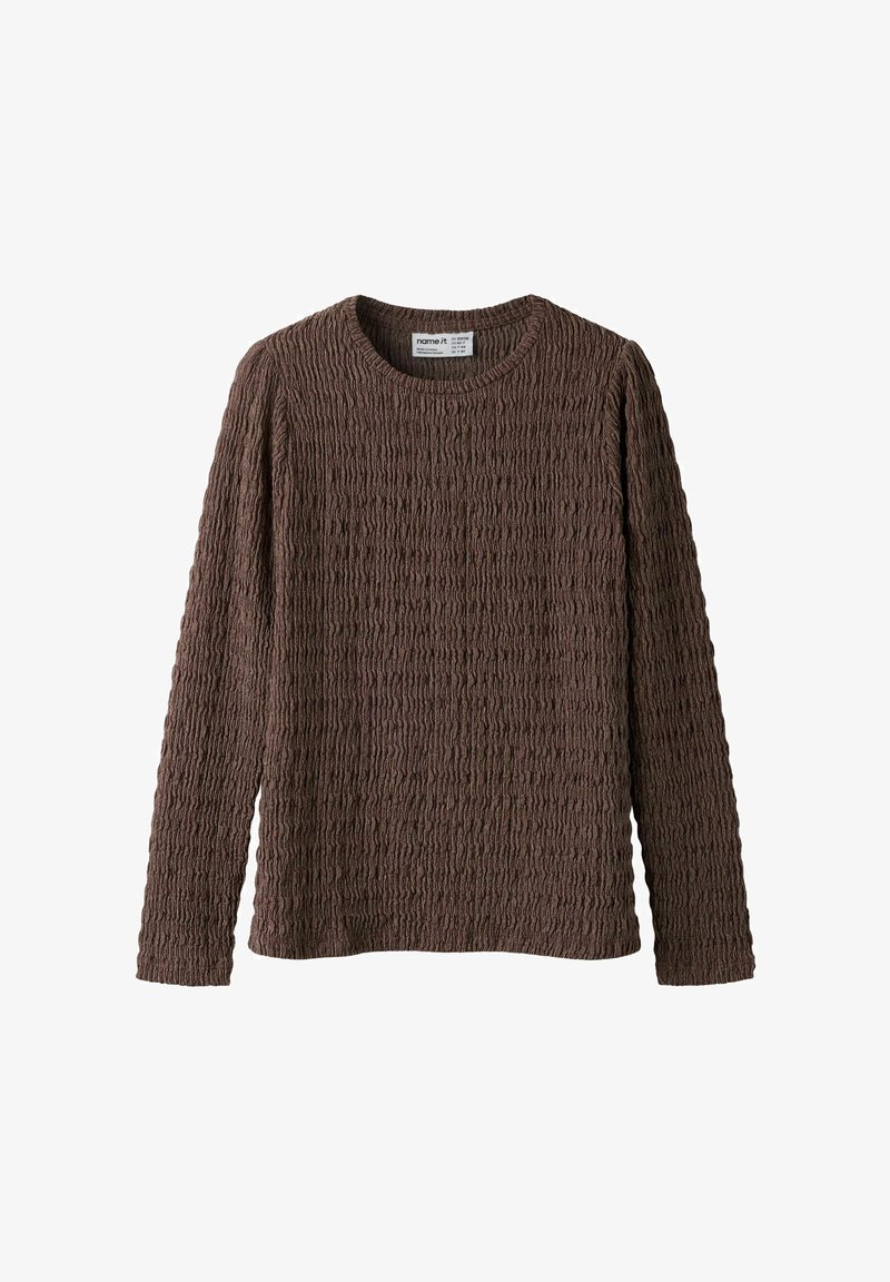 Brązowa teksturowana koszula z długim rękawem, okrągłym dekoltem i żebrowanym wzorem, wykonana z miękkiego materiału; lekko luźny fason.