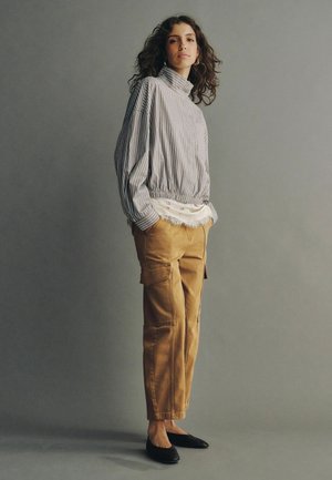 Next, REGULAR FIT - BARREL LEG CARGO TROUSERS . - Cargo trousers - tan brown