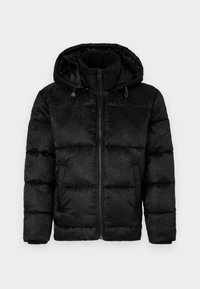 Melna pūkainā jaka ar kapuci, ar daudzu šuvju dizainu, ar smalku logotipa rakstu, priekšā ar rāvējslēdzēju un elastīgām aprocēm.