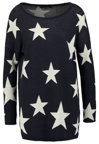 Czarny dzianinowy pulower z długimi rękawami, z dużym białym wzorem gwiazdek na całej powierzchni i szerokim dekoltem. Teksturowana tkanina, luźny krój.