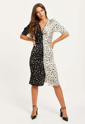 LIQUORISH MONO HEART PRINT KNOT FRONT MIDI WITH SHORT SLEE - Shift dress - beige