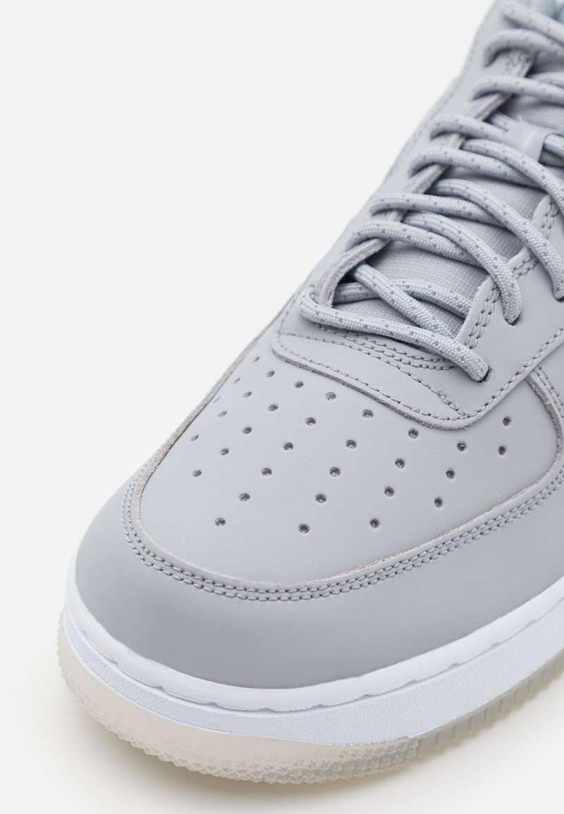 Nike Sportswear AIR FORCE 1 07 UNISEX - Sneaker low - wolf grey 