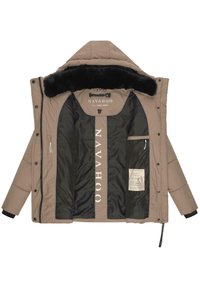 Beige pufferjack met een bontgevoerde capuchon, zwarte binnenvoering, groot logo op de voering en een ritszak. Bevat drukknoopsluiting en ribgebreide manchetten.