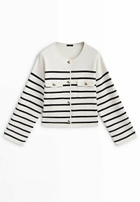 Weiße, kurze Strickjacke mit schwarzen horizontalen Streifen, runder Ausschnitt, Knopfverschluss vorne und zwei Brusttaschen mit metallischen Knöpfen.