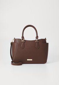 Sac à main en simili cuir marron avec une forme structurée, deux poignées supérieures, une bandoulière amovible et des accents en métal doré.