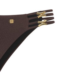 Rjav bikini spodnji del, izdelan iz elastičnega materiala z bleščečim finishom. Ima zlate dodatke in več trakov na straneh.