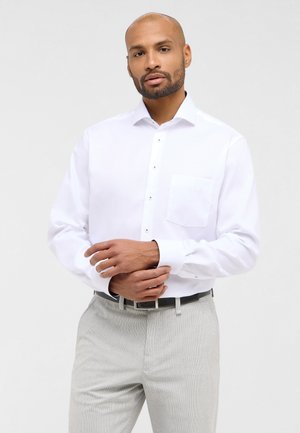 BAUMWOLLHEMD - MODERN FIT - Camicia - weiß