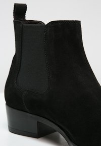KIOMI Botines - black