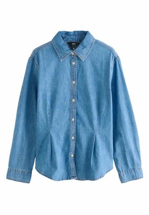 Chemise en denim, bleu clair, manches longues, boutonnière à l'avant, col classique, détail plissé à la taille et couture visible sur les poignets.