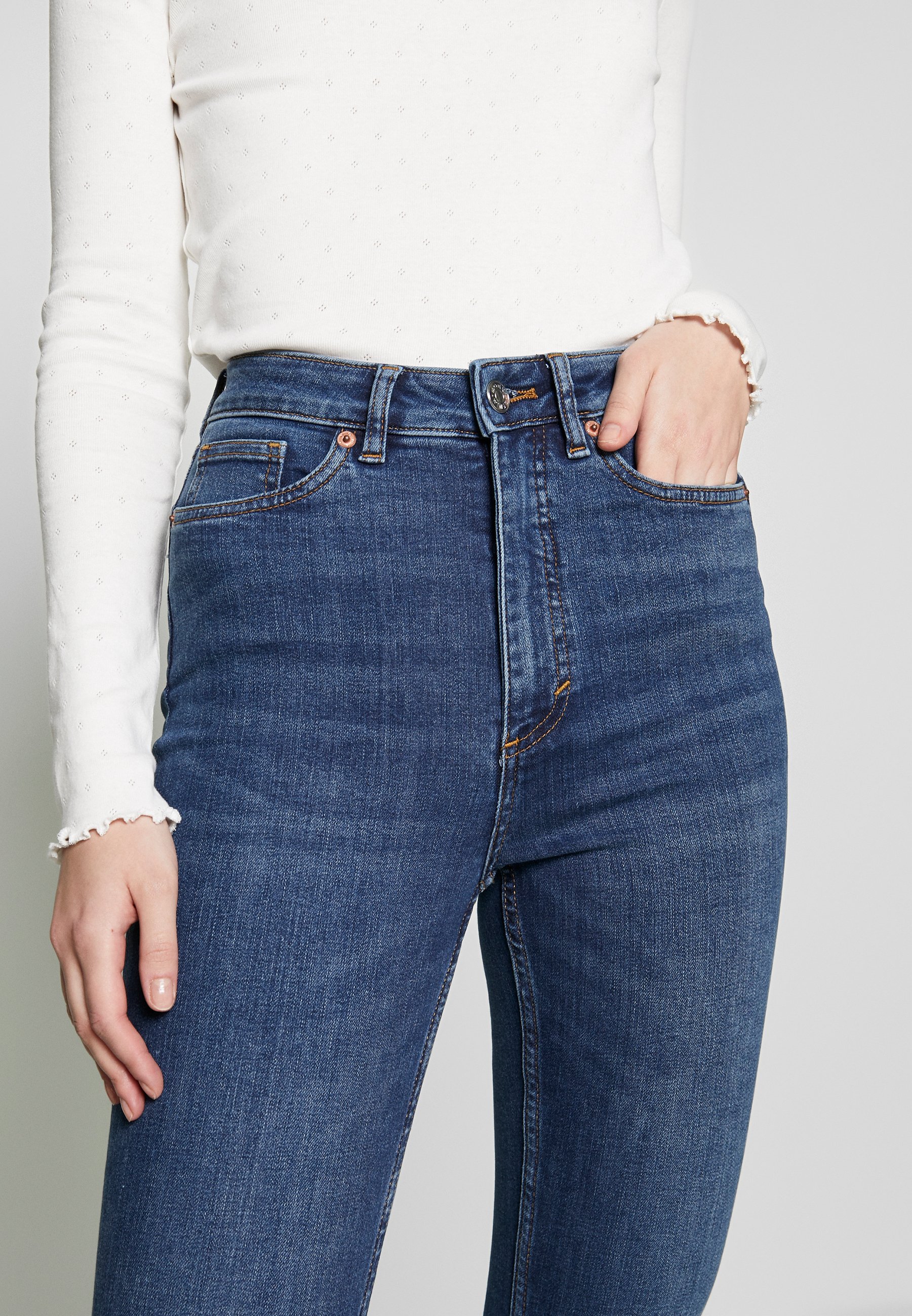 Monki OKI NEW - Jeans Skinny Fit - blue medium dusty/Blauw denim/bluedenim  - Zalando.nl