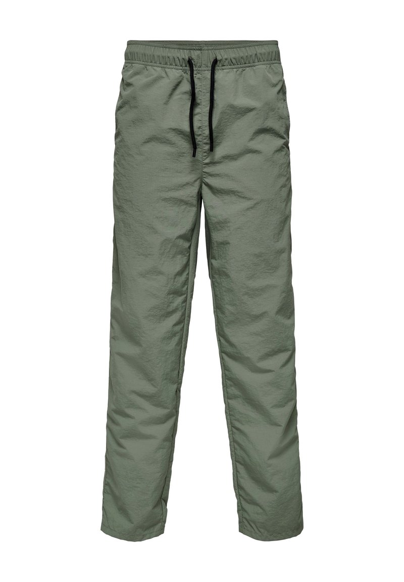 Helle olivgrüne Hose mit strukturierter Oberfläche, elastischem Bund und schwarzem Kordelzug. Gerader Beinschnitt ohne sichtbare Taschen.