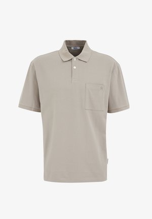 Jasnobeżowa koszulka polo wykonana z bawełny, z kołnierzykiem, trzema guzikami, krótkimi rękawami i kieszonką na lewej piersi.