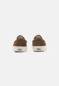 Vans CLASSIC SLIP ON UNISEX  - Joggesko - coffee liqueur