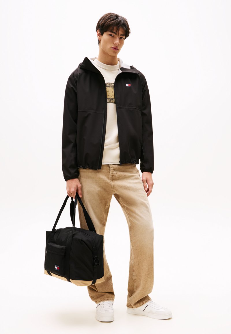 Tommy Jeans - DAILY DUFFLE UNISEX - Weekend bag - black, Enlarge