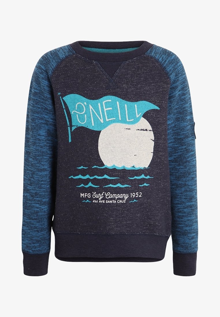 Pull à manches longues bleu marine et bleu avec un graphisme de drapeau "O'Neill", soleil blanc, vagues bleues, et texte "MFG Surf Company 1952 41st Ave Santa Cruz".