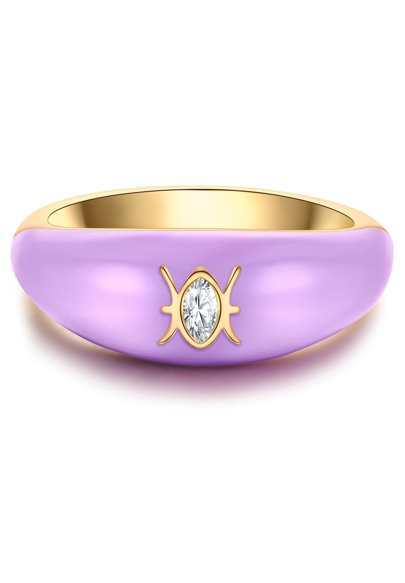 Zelta un lila gredzens ar gludu, noapaļotu joslu. Tam ir centrāls ovāls caurspīdīgs dārgakmens, kas ievietots dekoratīvā zelta akcentā.
