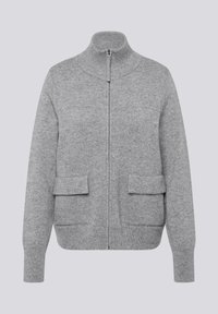 Grauer Pullover mit Reißverschluss und hohem Kragen, ausgestattet mit zwei Fronttaschen, gerippten Bündchen und einem strukturierten Strickmuster.