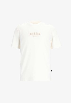 Balta trumpa rankovėmis marškinėliai, pagaminti iš medvilnės, su šviesiai smėlio spalvos logotipu centre priekyje. Raibos apykaklės ir tiesus kirpimas.