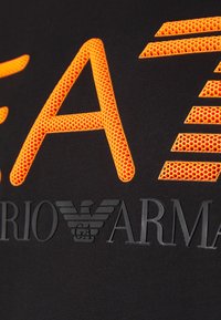 EA7 Emporio Armani T-shirt imprimé - black