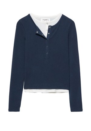 - Bluzka z długim rękawem