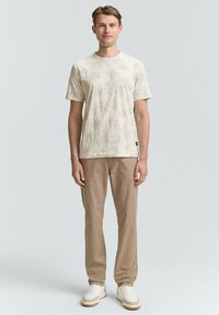 TOM TAILOR MIT PALMEN - T-shirt con stampa - off white stripe palm design