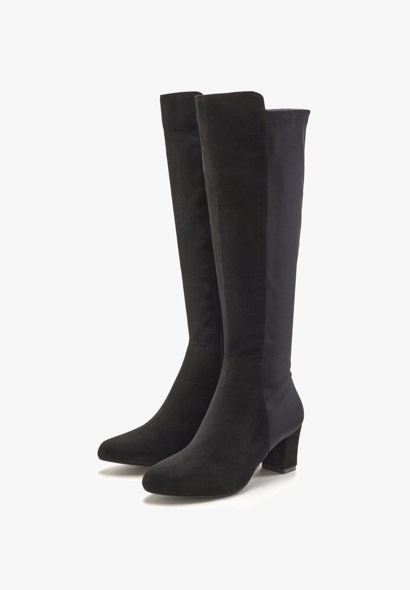 Botas de ante negras hasta la rodilla con tacón cuadrado, que cuentan con una parte superior suave y un cierre de cremallera en el costado. Diseño simple y elegante.