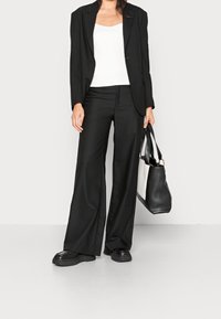 Banana Republic Sweter