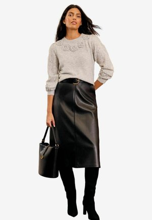 Jumper - grey d floral