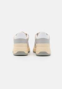 Tommy Jeans BASKET - Joggesko - light cast