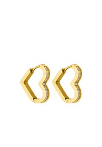 Ohrringe in Herzform aus goldfarbenem Metall mit einer strukturierten Oberfläche und einer Reihe kleiner klarer Kristalle entlang des Randes. Mit Klappverschluss.