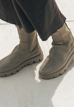 SATORISAN, Platform ankle boots - loden