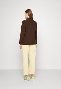 YAS YASBLURIS - Bleiseri - seal brown