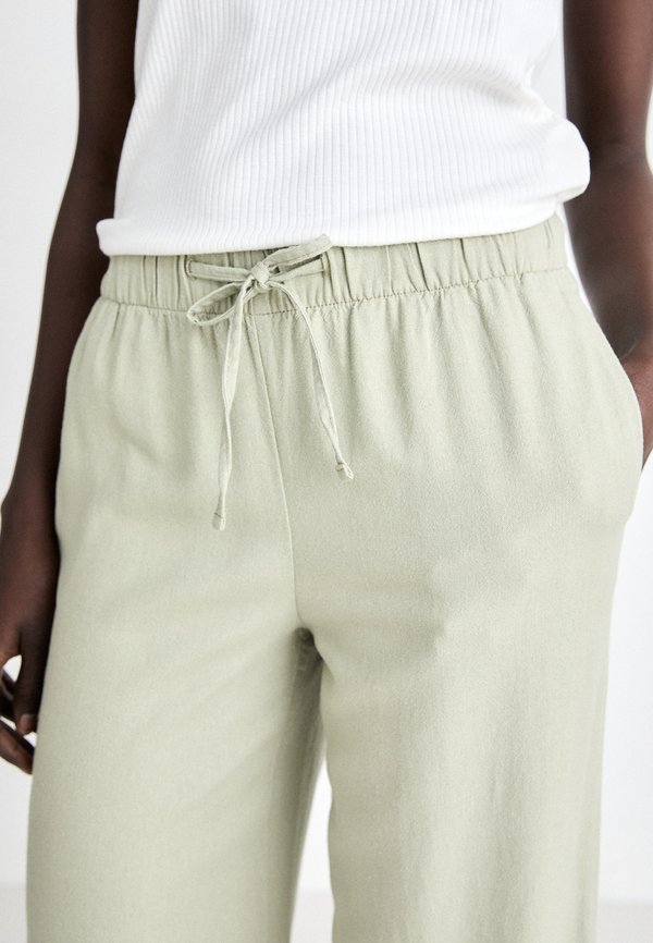 ONLCARO PULL UP PANT - Trousers - tea2