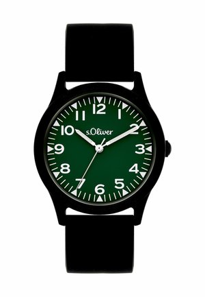 Sort armbåndsur med grøn urskive, hvide tal og sølvfarvede visere, der viser kl. 10:10:35, med sort rem og mærkenavnet s.Oliver.