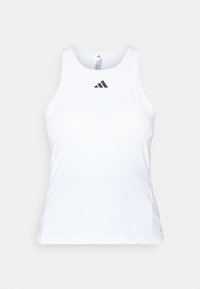 Camiseta sin mangas blanca hecha de tela lisa y ligera. Presenta un escote redondo y un sutil logo negro de Adidas en el frente.