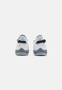 Mizuno WAVE MIRAGE 5 - Handball shoes - white/salsa/black