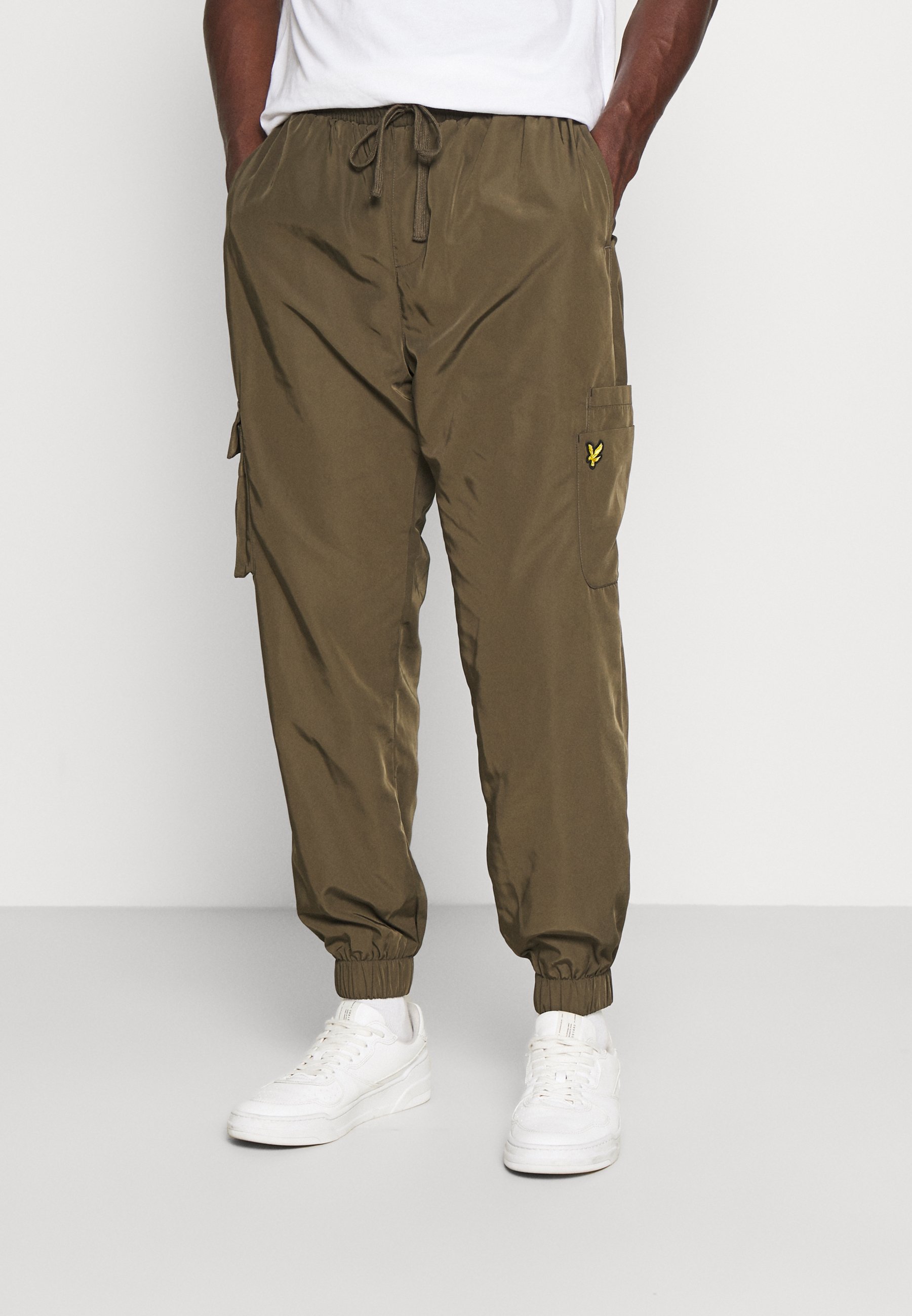 cargo pants with tech pocket