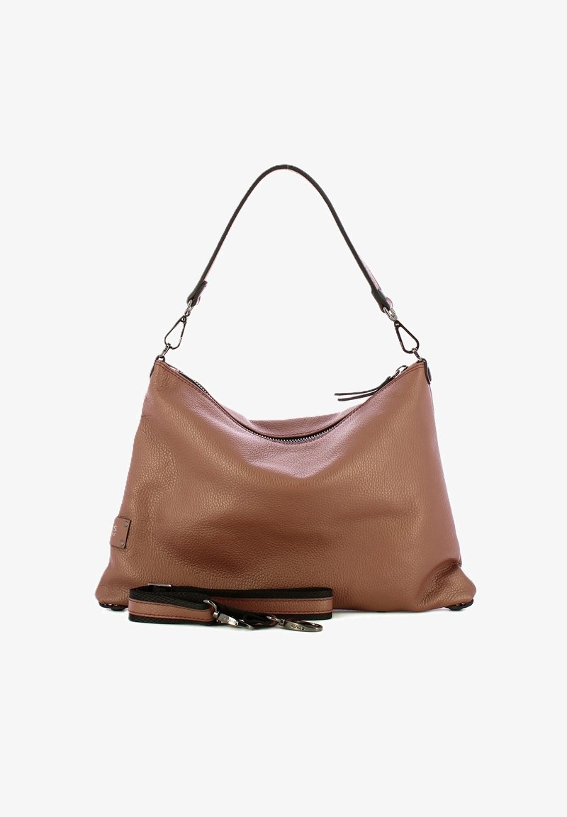 Borsa a tracolla in pelle marrone con superficie testurizzata, design floscio e tracolla nera removibile. Dotata di una zip superiore per la chiusura.