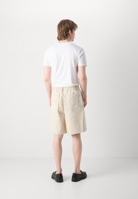 Les Deux JOHNNY CASUAL - Šortky - ivory
