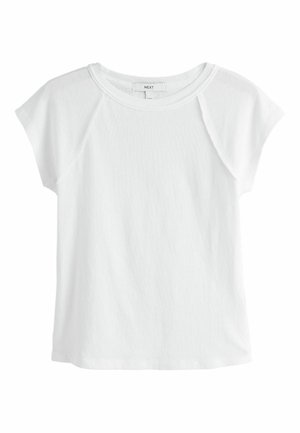 Weißes T-Shirt mit kurzen Raglanärmeln und rundem Ausschnitt, mit der Aufschrift "NEXT" am Innenkragen.