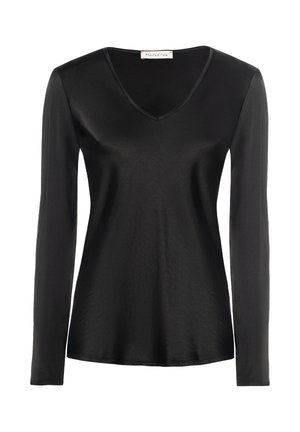 Top lungo nero a maniche lunghe, con scollatura a V profonda, texture liscia simile al satin e vestibilità rilassata, con un orlo leggermente curvato.