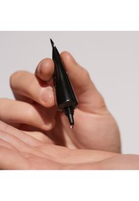 Miniatuurafbeelding 3