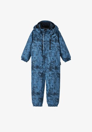 Blauer wasserdichter Overall mit einem dunklen Waldmuster. Verfügt über eine Kapuze, elastische Bündchen und eine Reißverschlusstasche für Utensilien.