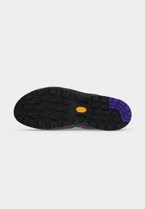 The North Face CLYFFE ULTRA UNISEX - Zapatillas - cumulus cloud/peak purple — photo 6
