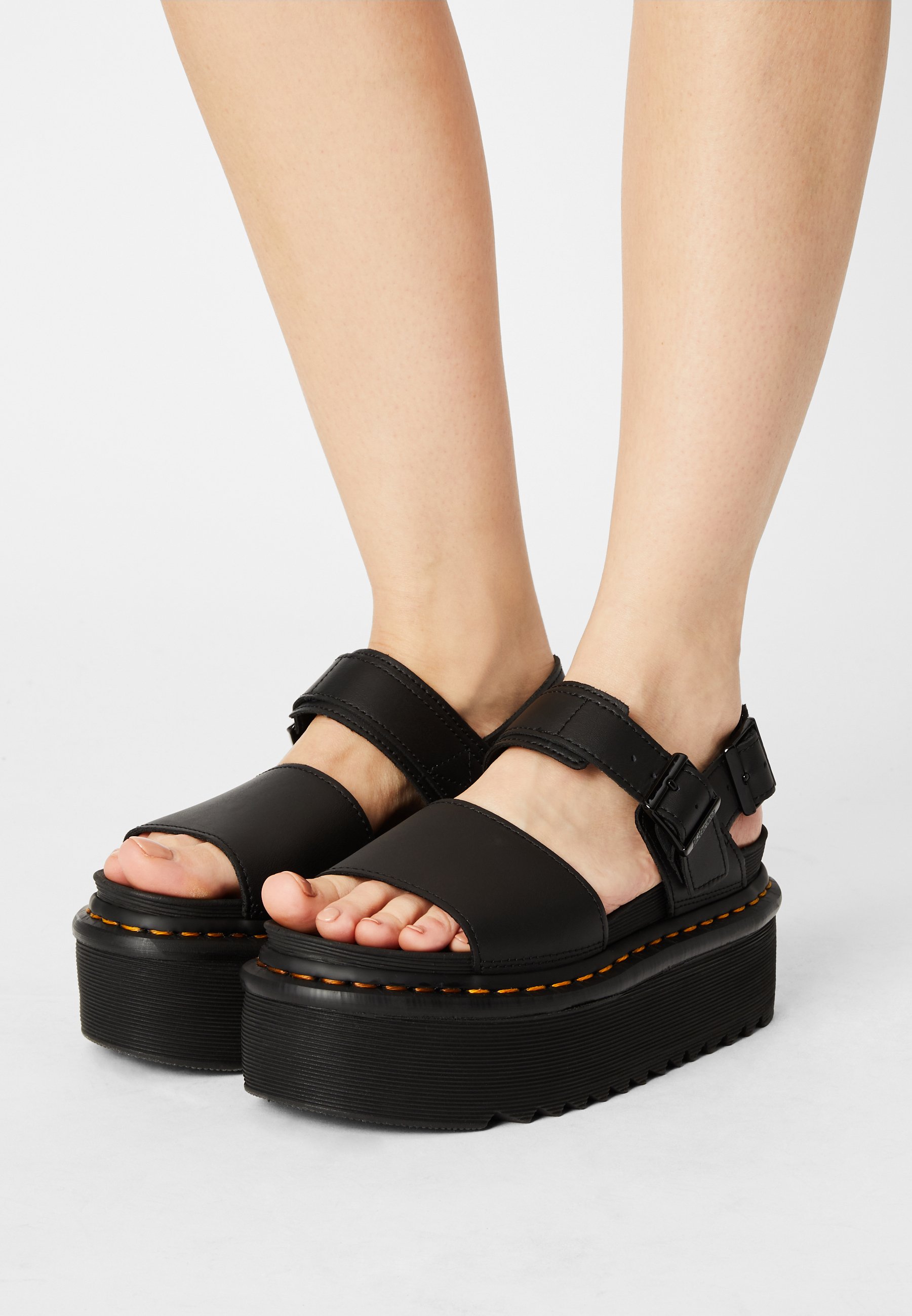 Dr. Martens VOSS QUAD - Plateausandalette - black hydro/schwarz 