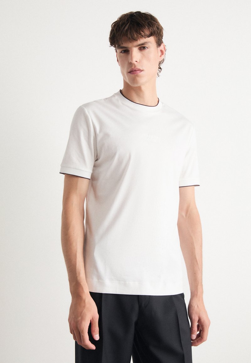 BOSS BOSS X PORSCHE THOMPSON - Pamata T-krekls - white
