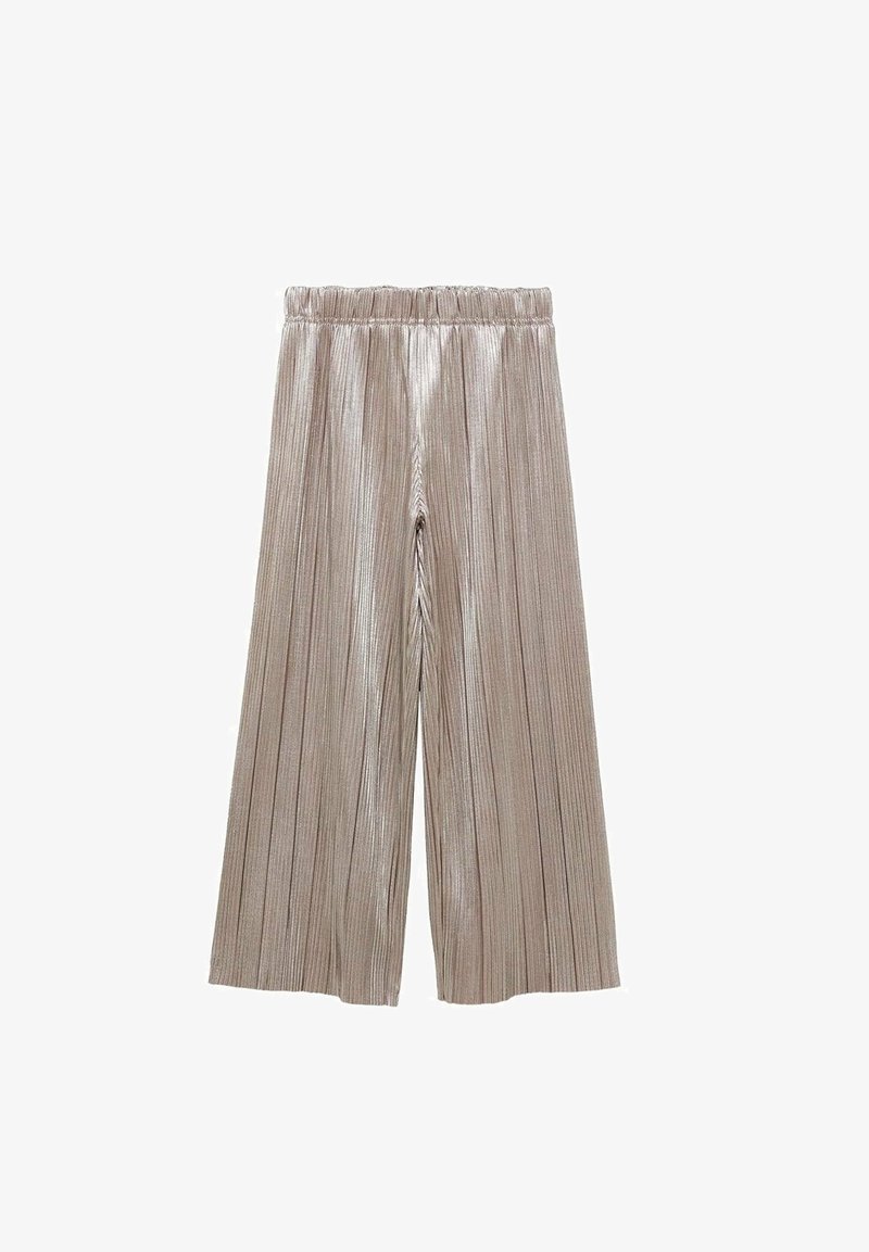 Pantalon large plissé métallisé beige avec ceinture élastique, longueur raccourcie et texture côtelée verticale.