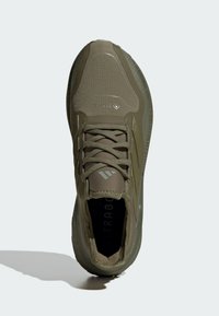 adidas Performance ULTRABOOST 5 GTX - Scarpe da corsa su strada - olive strata   olive strata   silver pebble