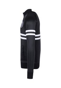 Giacca nera in un materiale liscio e lucido con strisce orizzontali bianche e logo sul petto. Include tasche laterali e polsini a coste.