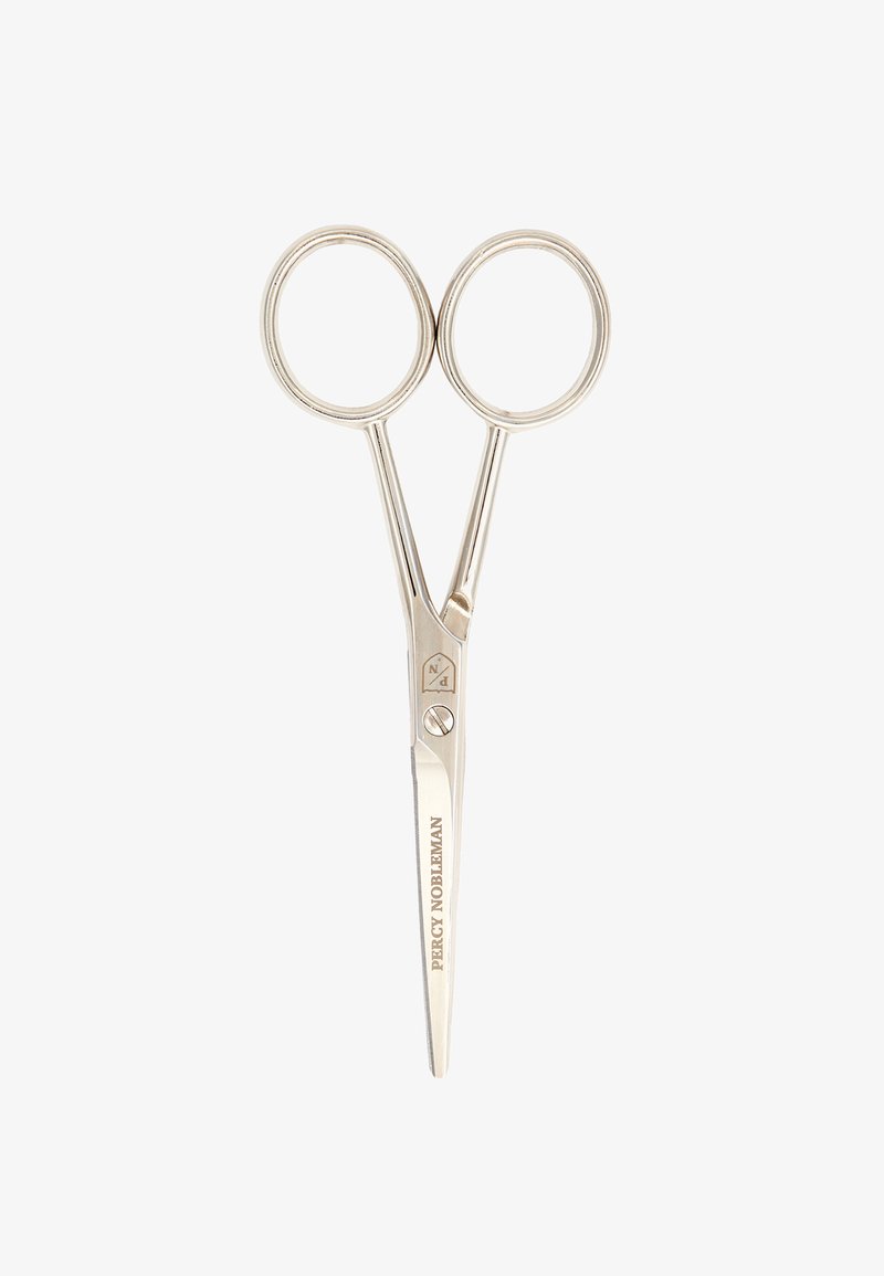 Saxar i rostfritt stål med cirkulära fingerhål, silverfinish, avsmalnande blad och graverad logotyp på handtaget.